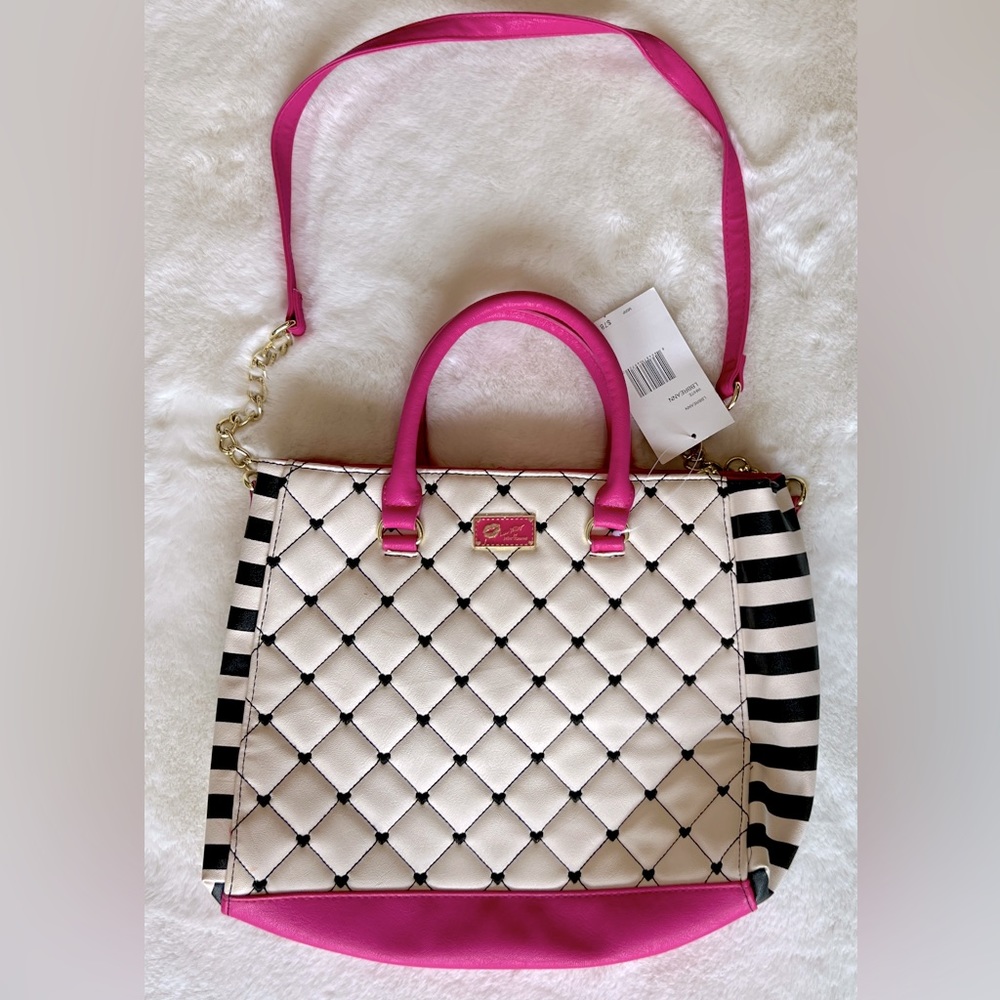 Luv Betsey by Betsey Johnson hearts bag 💕